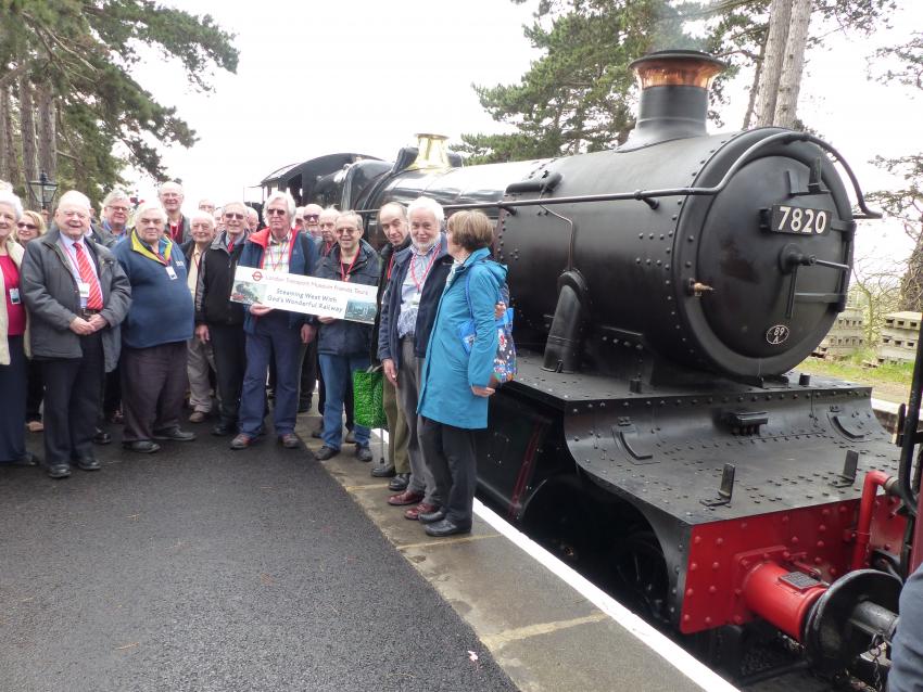 FRIENDS VISIT GLOUCESTER WARWICKSHIRE RAILWAY